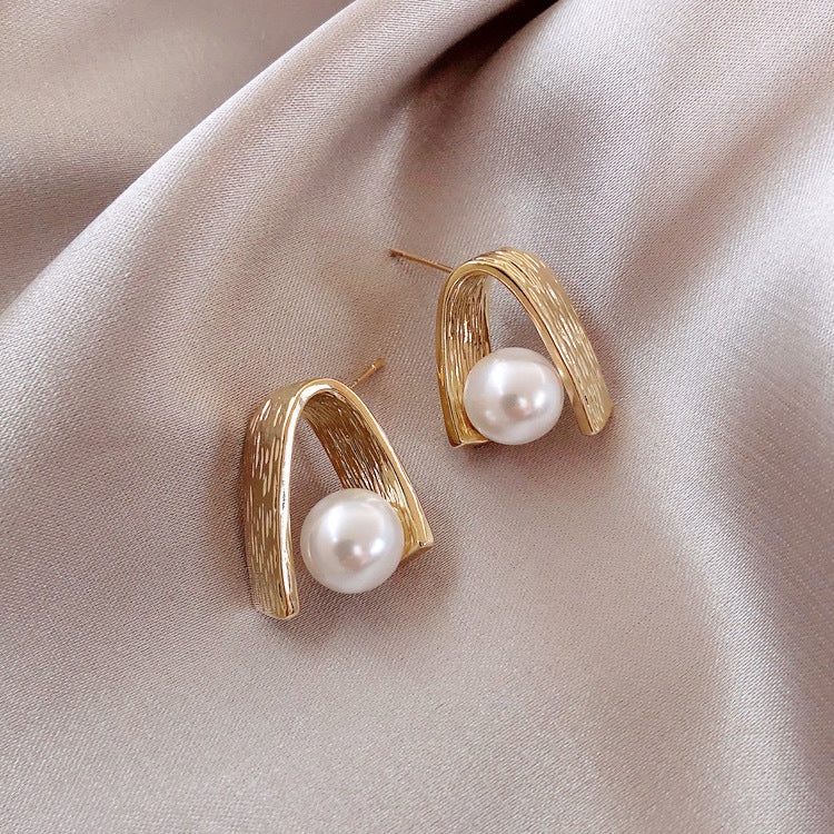 Arch Pearl Studs