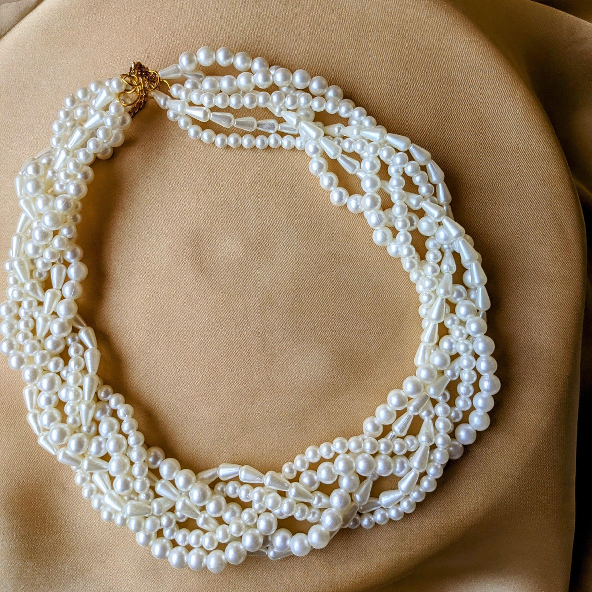 Twisted Pearl Necklace