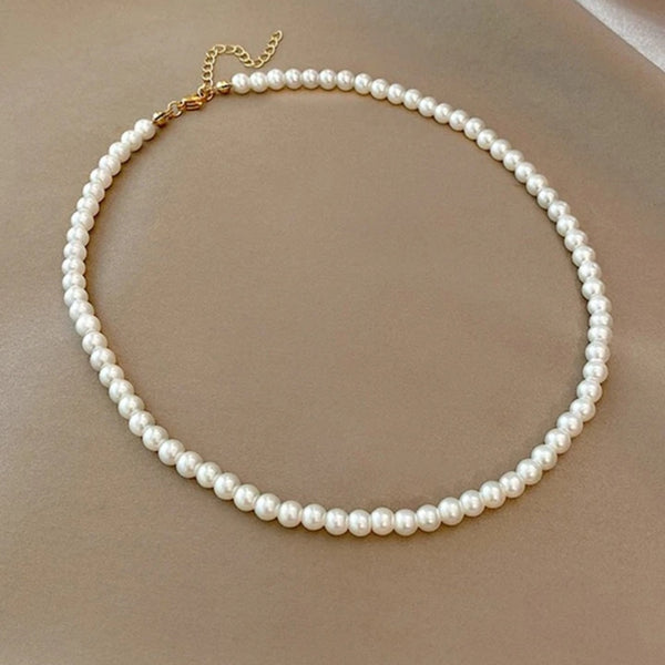 Minimal Pearl Necklace